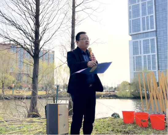 交通产业k8凯发如皋港板块召开“春风又绿江岸，绿色开展同行”主题党日活动